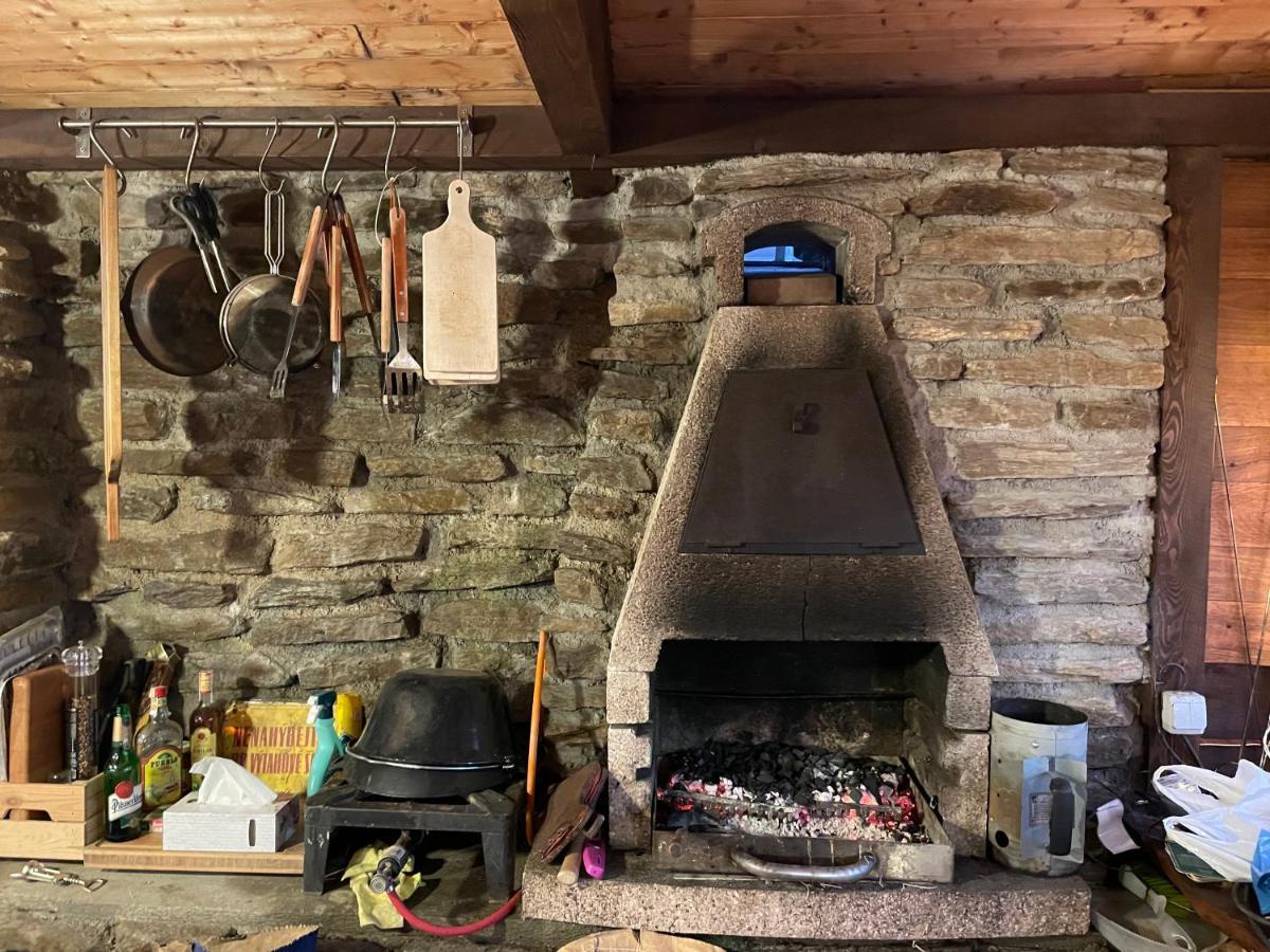 Wolf House Klinovec Hotell Loučná pod Klínovcem Exteriör bild