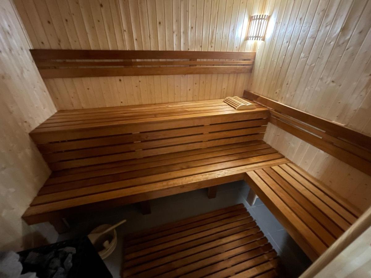 Wolf House Klinovec Hotell Loučná pod Klínovcem Exteriör bild