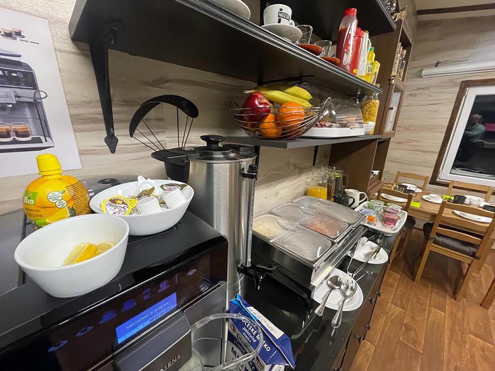 Wolf House Klinovec Hotell Loučná pod Klínovcem Exteriör bild